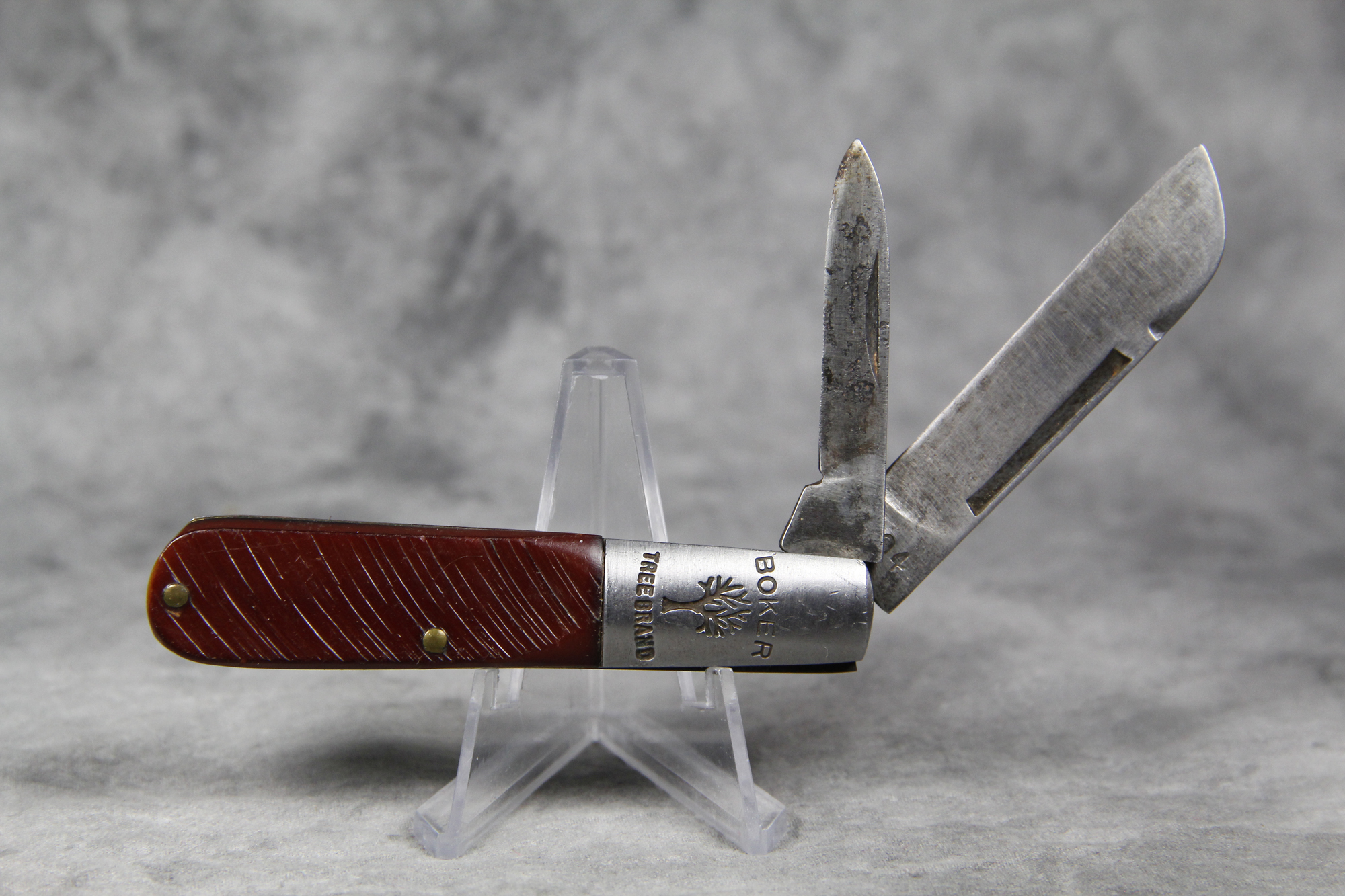 What is a Vintage BOKER TREE BRAND 494 Sawcut Barlow Pocket Knife