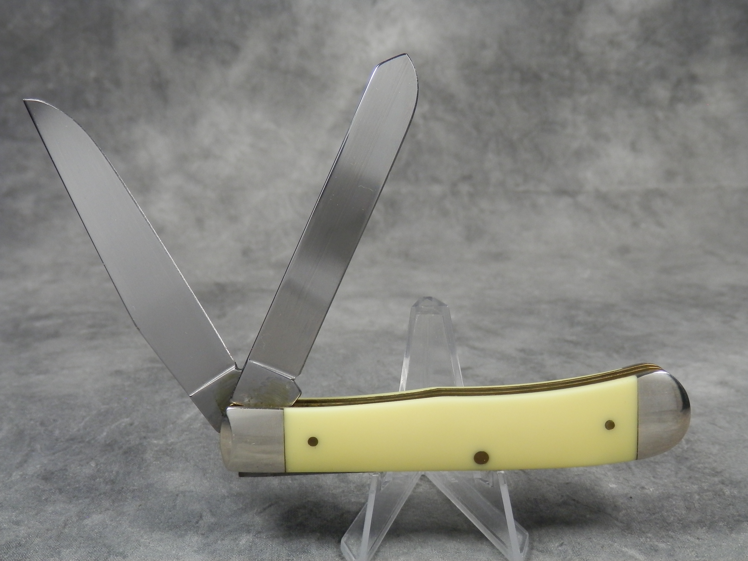 1997 case xx usa 3254 cv yellow trapper pocket knife current market value