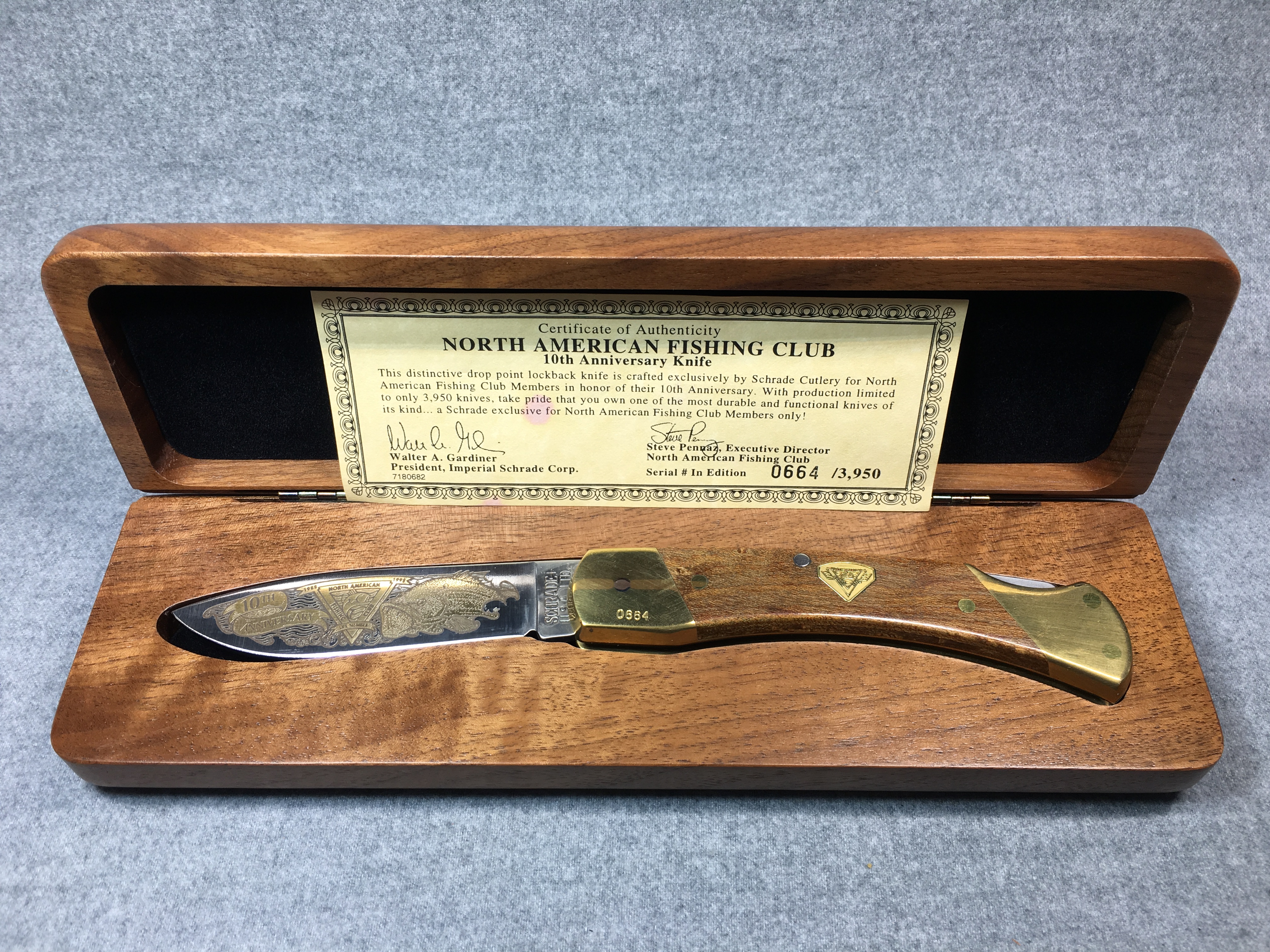 What is a 1998 SCHRADE+ USA Ltd 10TH ANNIVERSARY NORTH AMERICAN FISHING CLUB  Lockback Knife worth?